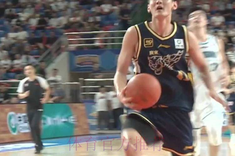 王洪泽全场出战17分钟，4中2得到4分5板4助攻